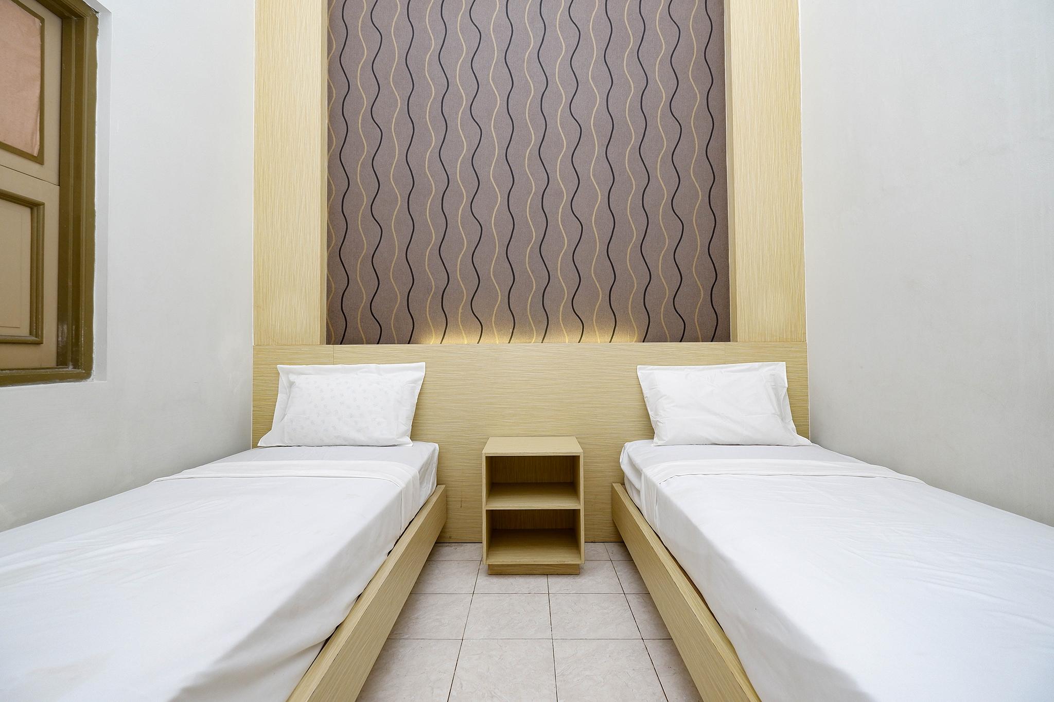 OYO 2436 Hotel Kencana Tegal  Bagian luar foto
