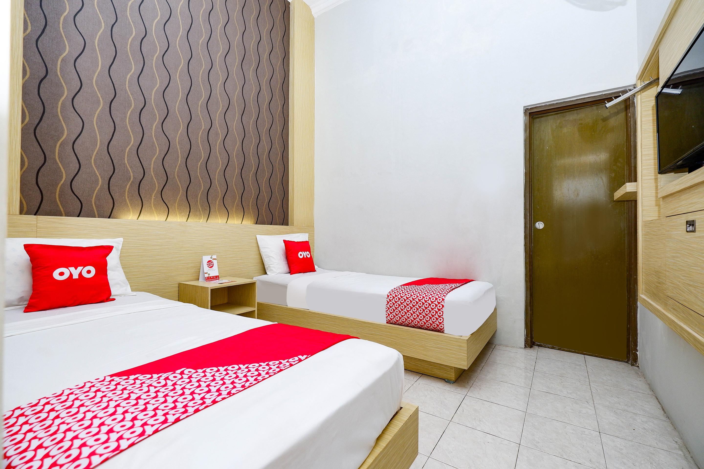 OYO 2436 Hotel Kencana Tegal  Bagian luar foto